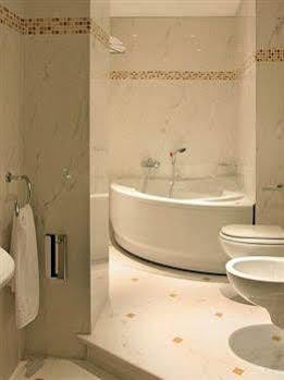 Dado International Hotel Parme